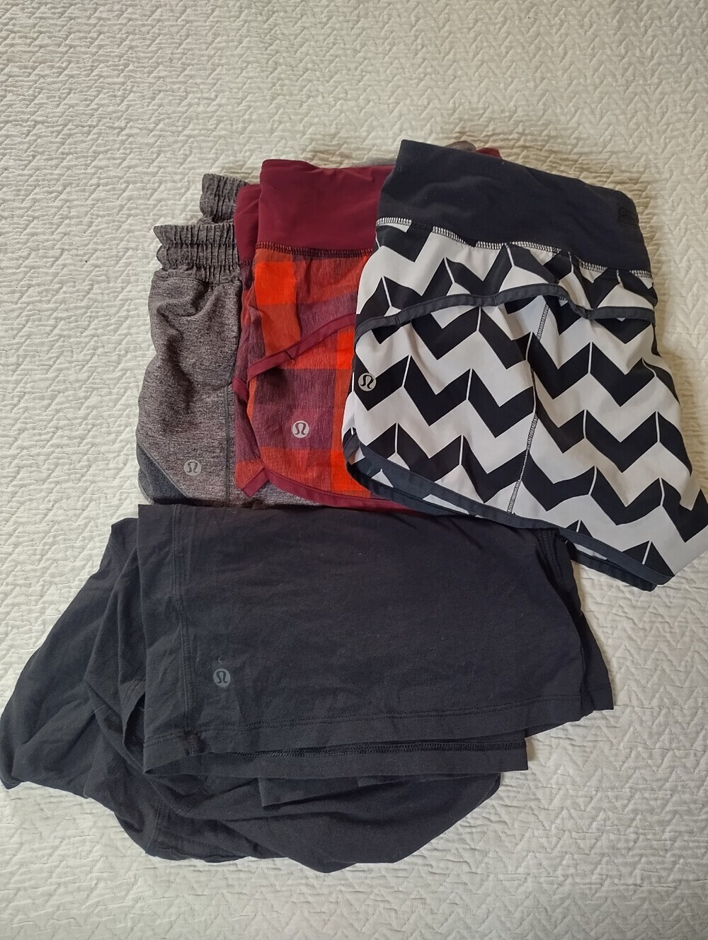 Lululemon Lot Of 4: Shorts And Thank Top Sz 10